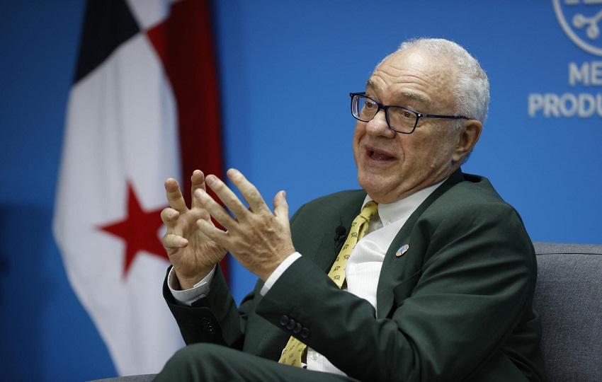 El subdirector general de la FAO, Mario Lubetkin, durante una visita a Ciudad de Panamá. Foto: EFE