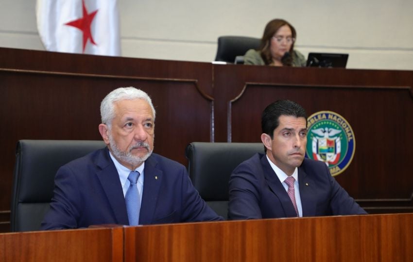 Estuvieron presentes el ministro de Asuntos del Canal, José Ramón Icaza  y el administrador de la ACP, Ricaurte Vásquez. Foto: Cortesía