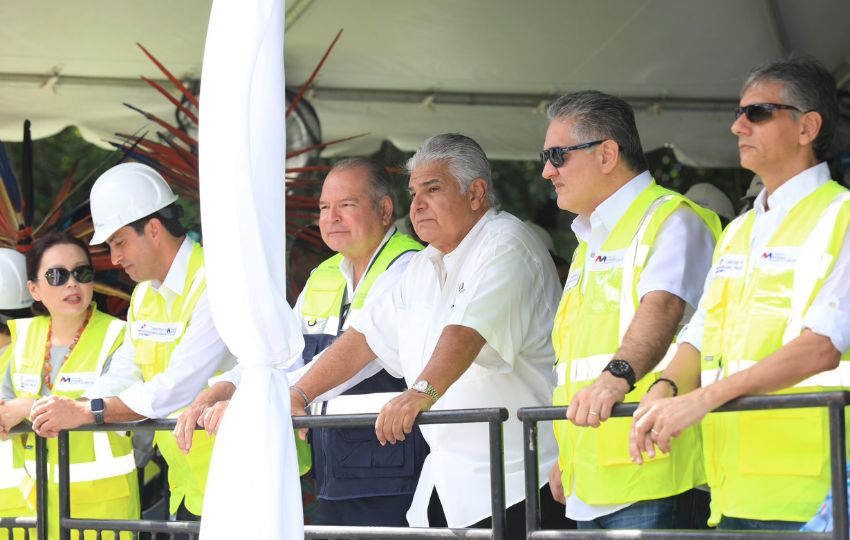 Inauguración oficial de los trabajos en el Este. Foto: Cortesía