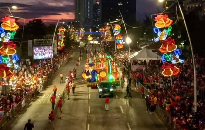 Desfile de navidad en la Cinta Costera. Foto: Archivo