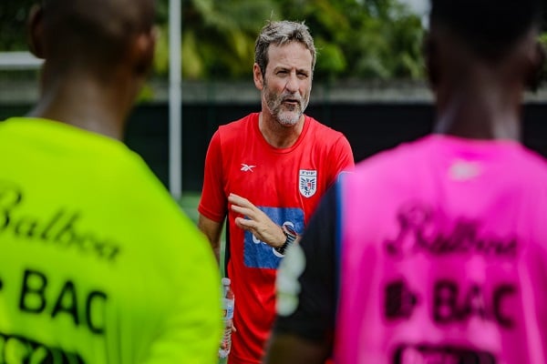 Thomas Christiansen, en los entrenamientos de la Sub-23. Foto: Fepafut