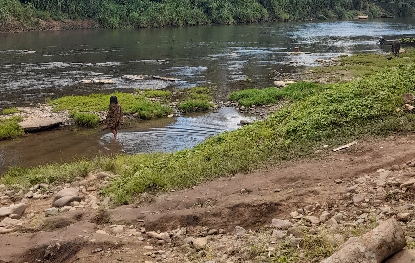 Los casos de vómitos y diarreas por consumir agua del río son frecuentes en esta comunidad.