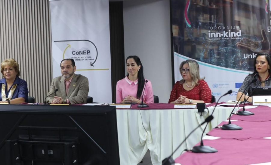 Durante el lanzamiento de los detalles de la cumbre. Foto: Cortesía