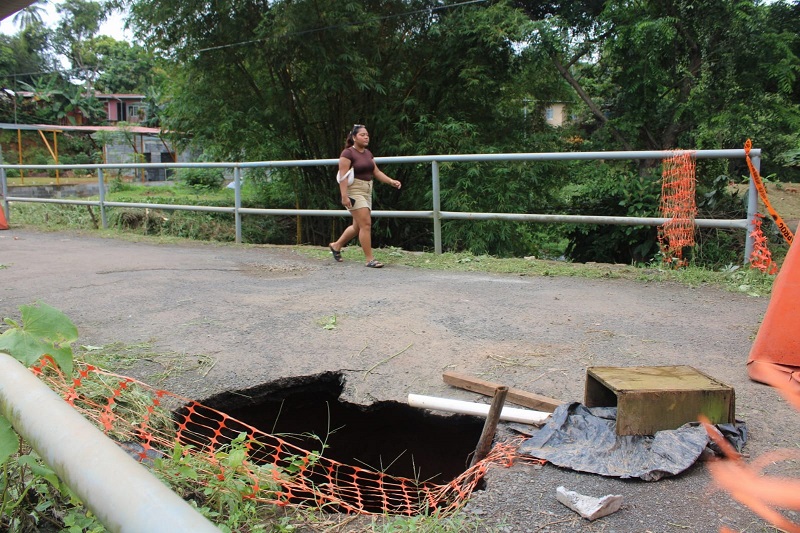 Este puente comunica a las comunidades de Talamanca y Las Acacias en el distrito de Arraiján. Foto: Eric A. Montenegro