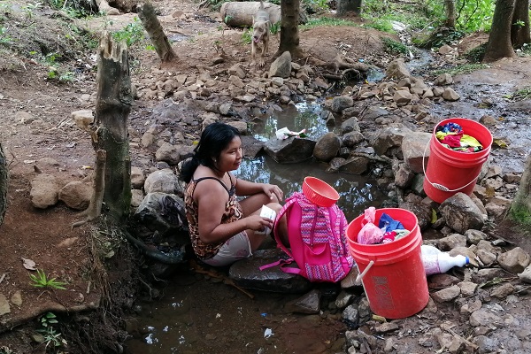 Miles de panameños actualmente viven sin acceso a agua potable. Foto: Archivo