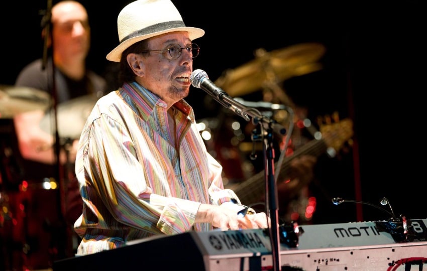 El pianista y productor musical brasileño Sérgio Mendes en un concierto en Budapest (Hungría). Foto: EFE / Tamas Kovacs