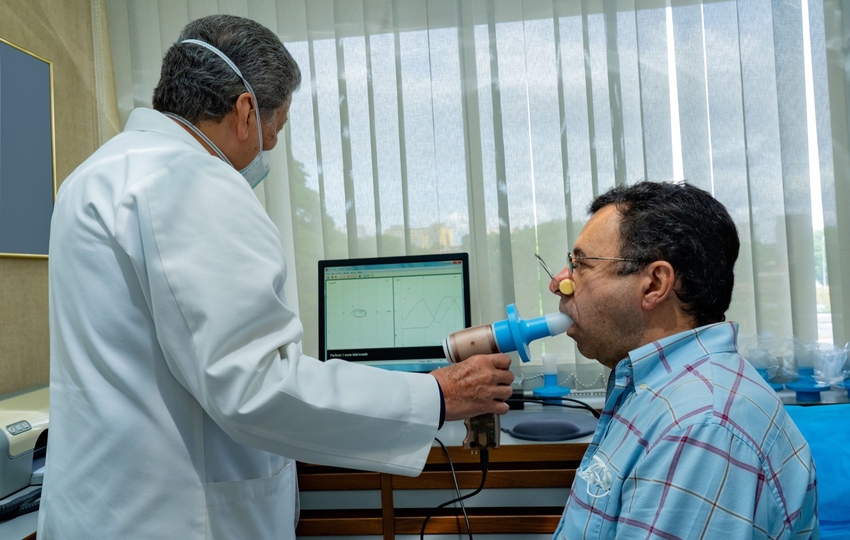 El 90% de los pacientes, habitualmente mayores de 40 años, siguen los tratamientos sin problemas. Foto: Cortesía 