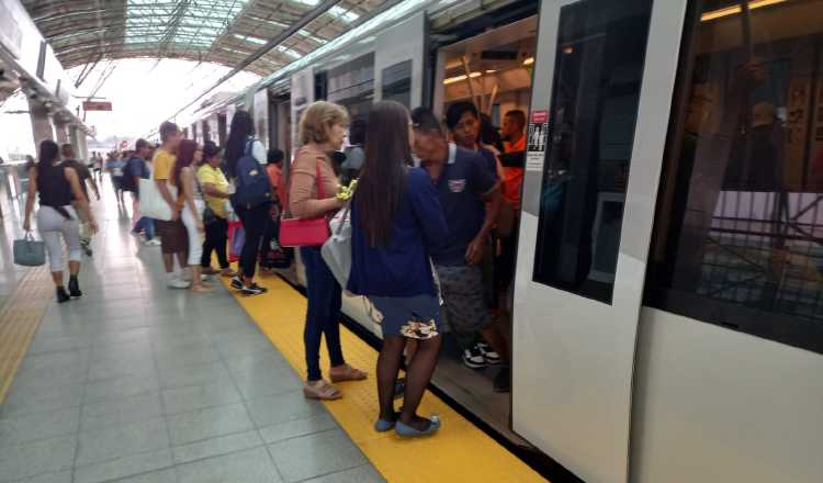 La movilización que se registra en la primera línea del metro es superior a los 250 mil pasajeros por día. Comprende desde Albrook hasta Villa Zaíta.  Archivo