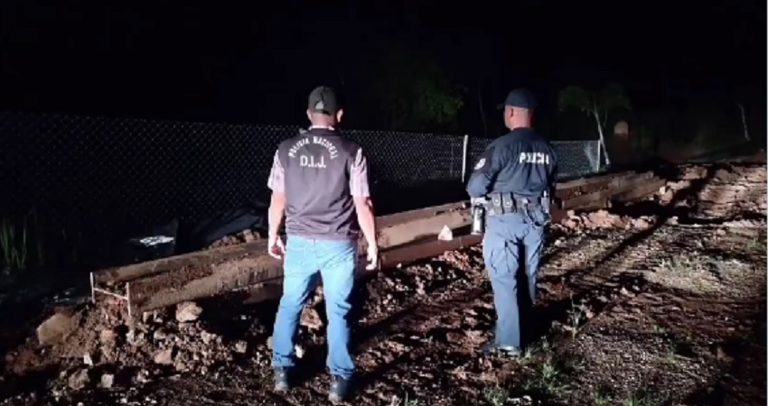 Desde el fin de semana se han localizado en diversas provincias del país estas vigas “H”, que se encontraban en el patio del Ministerio de Obras Públicas (MOP) en Farfán. Foto. Proteger y Servir