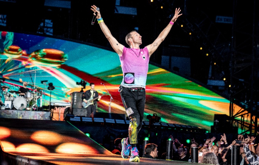 Chris Martin en el estadio Parken de Copenhague, Dinamarca, 2023. Foto: EFE / EPA / Mads Claus Rasmussen Dinamarca Fuera