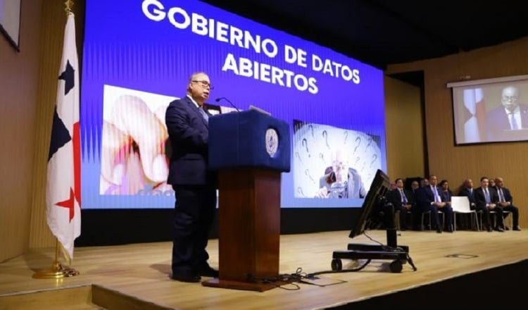 El director general de la CSS, Enrique Lau Cortés, durante su informe de gestión.  Cortesía