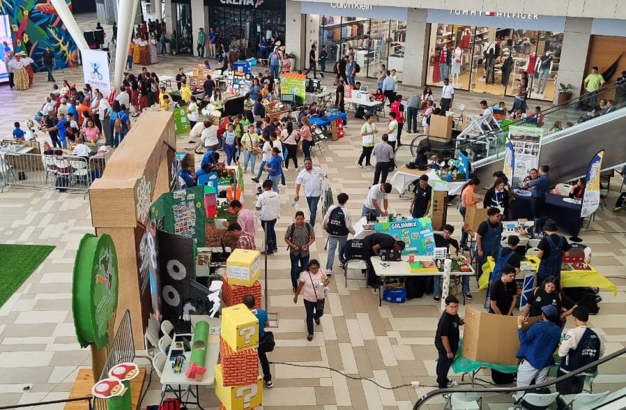  La Olimpiada Nacional de Robótica  se realiza en el Centro Comercial "Duty Free" Colón 2000, 2024. Foto: Diomedes Sánchez 