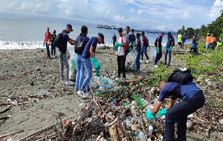 La jornada de limpieza de playas demostró el poder del trabajo en conjunto entre entidades gubernamentales, educativas y comunitarias para proteger y conservar los recursos naturales que son el pilar de la vida y la economía de la región. Foto. Cortesía. MiAmbiente