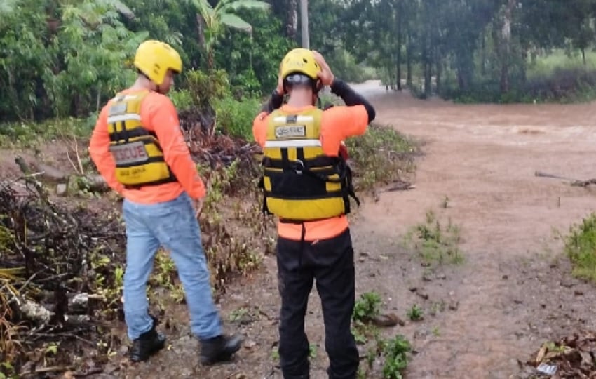 Monitoreos en diferentes ríos y quebradas acrecentadas en el sector de San Andrés, en Soná. Foto. Sinaproc