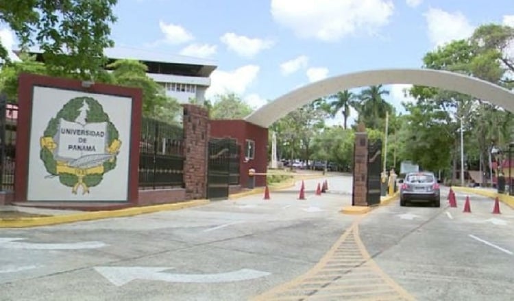 El campus central de la Universidad de Panamá está compuesto por 83 edificios.  Archivo