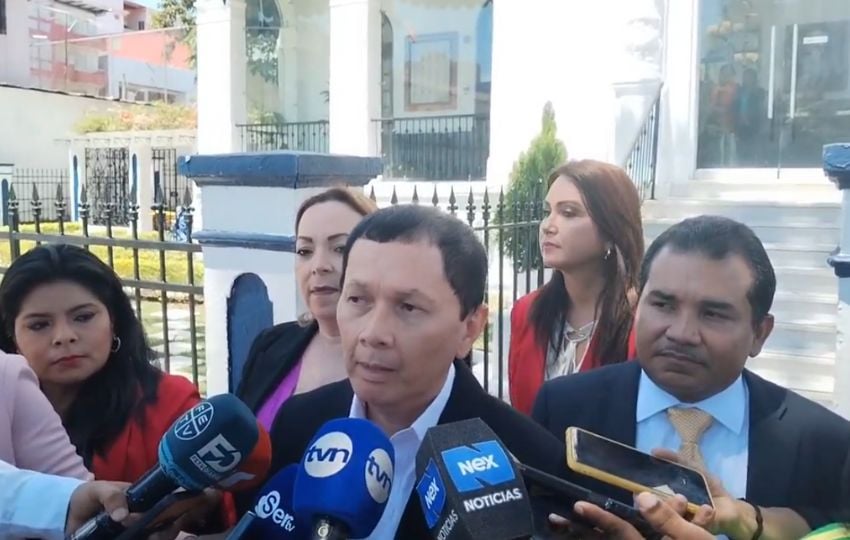 El viceministro administrativo, Roberto Sevillano, presentó la denuncia penal.