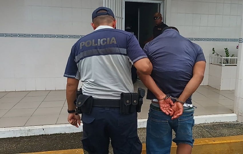 La niña tiene siete meses de embarazo y esta hospitalizada el hospital regional Dr. Luis Chicho Fábrega con una situación muy difícil en su parto.  Foto. Melquíades Vásquez