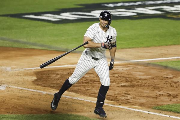 Giancarlo Stanton, conectó un cuadrangular en la séptima entrada. Foto: EFE