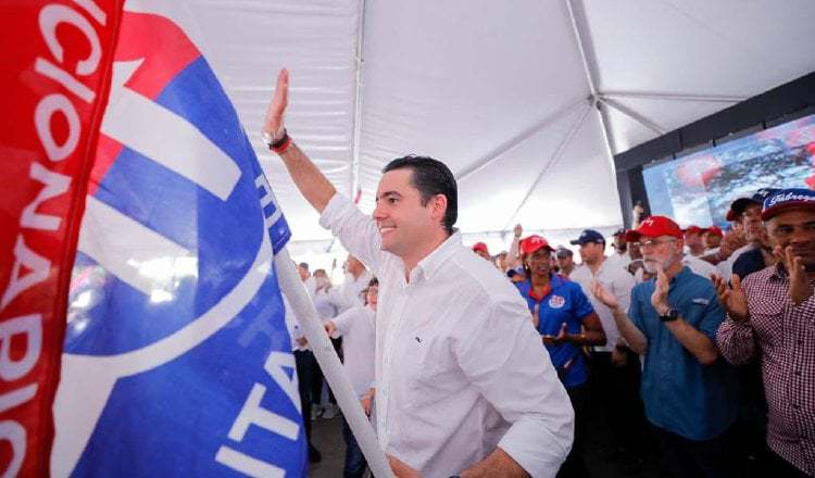 José Gabriel Carrizo en campaña. Foto: Archivo