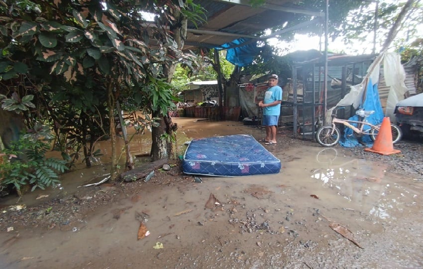 Los moradores relataron que al ver la creciente del río trataron de subir sus enseres; sin embargo, fue imposible, puesto que el volumen del agua fue más fuerte. Foto. Thays Domínguez