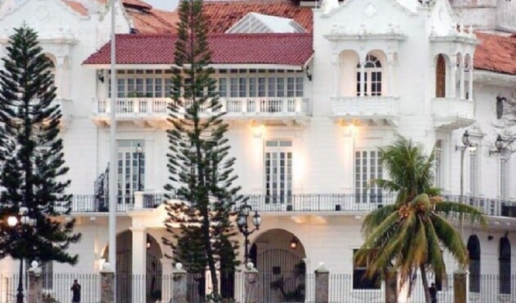 Fachada del Palacio de las Garzas.  Archivo