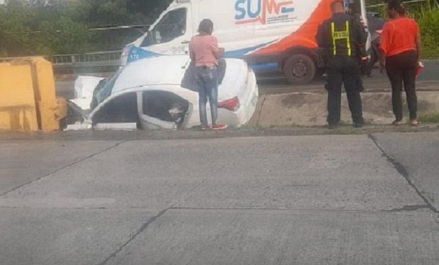 Un infante que se encontraba en el asiento trasero del vehículo, falleció. Foto: Eric A. Montenegro