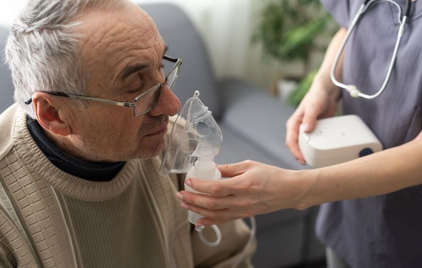 Debe buscar ayuda médica si presenta síntomas, un diagnóstico temprano es clave. Foto: Cortesía