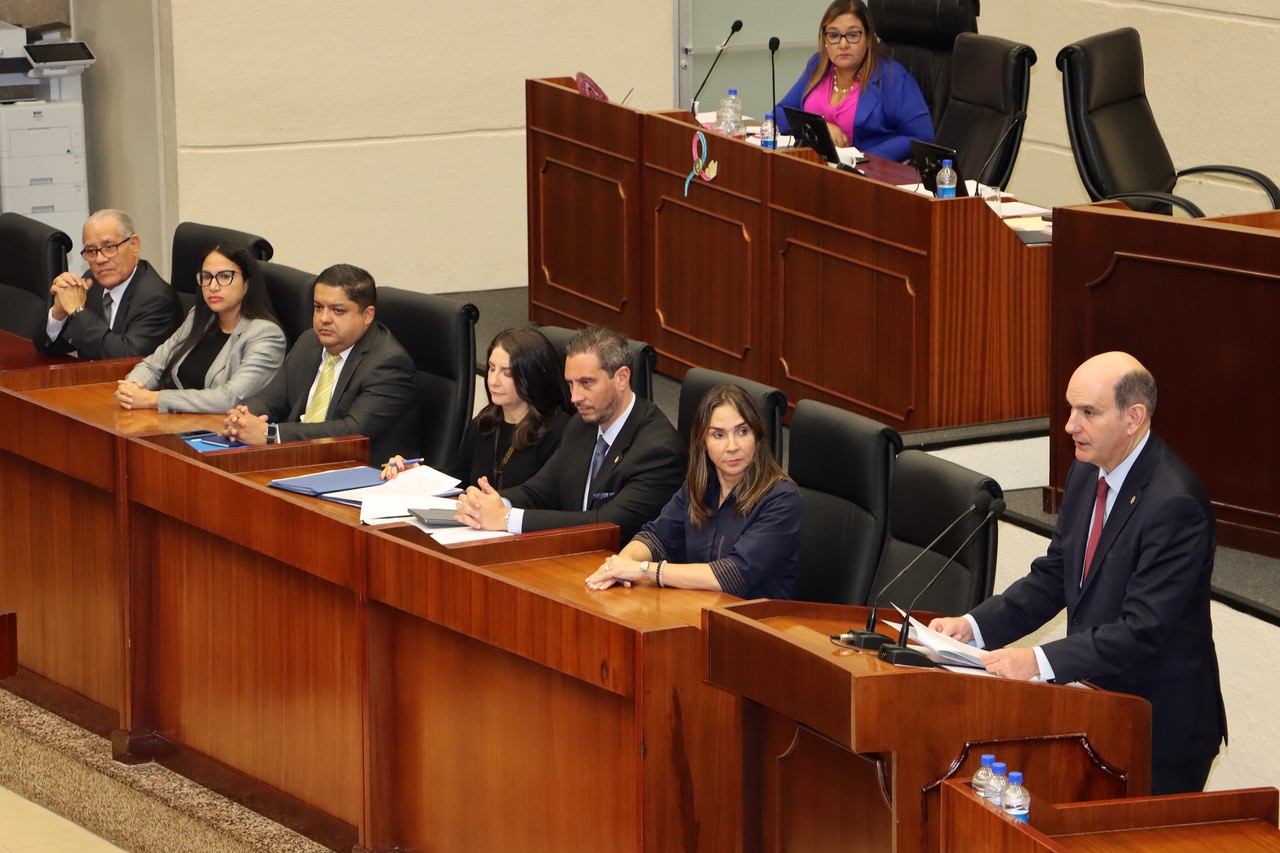 Ministro Felipe Chapman en la presentación del proyecto ante la Asamblea. Foto: Cortesía