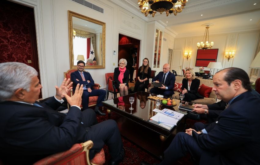 Reunión entre el presidente José Raúl Mulino y los empresarios franceses. Foto: Cortesía