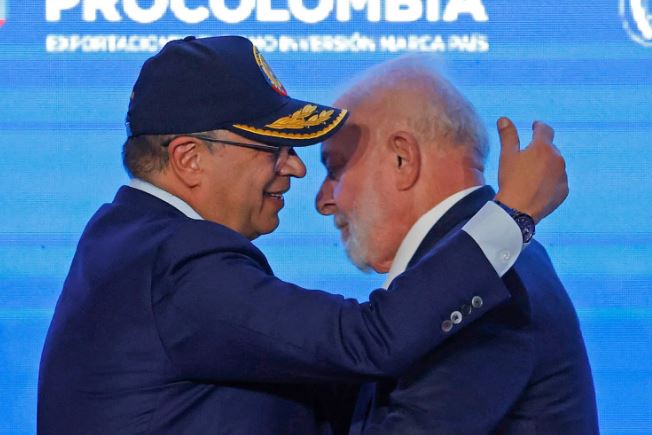  Presidente de Colombia, Gustavo Petro, junto a su homólogo de Brasil, Luiz Inácio Lula da Silva. Foto: EFE