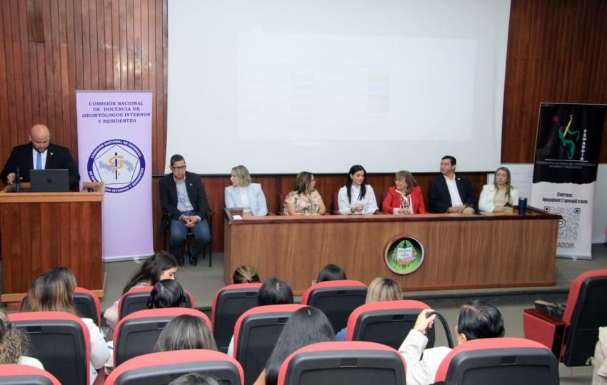 El acto realizado en la Universidad de Panamá, Facultad de Odontología.  Foto cortesía