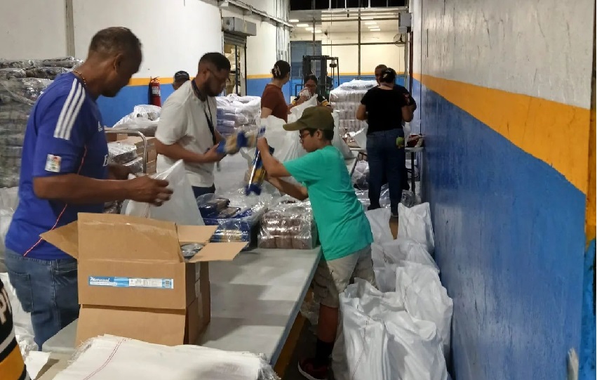 El Instituto de Mercadeo Agropecuario (IMA), coordina el envío de unas quinientas bolsas con alimentos, que serán trasladados a estas áreas. Foto. Diómedes Sánchez