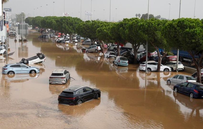 Vista general del polígono industrial de Sedaví anegado a causa de las lluvias torrenciales de las últimas horas. Foto: EFE