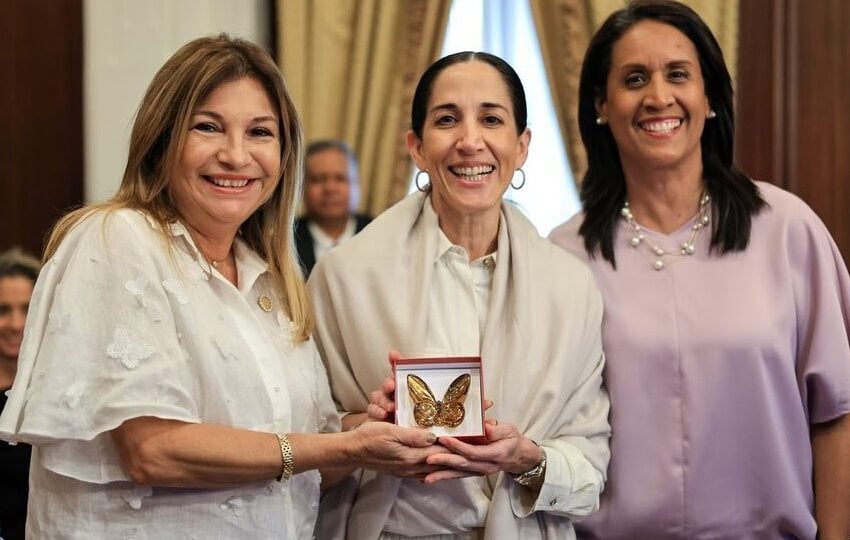 Durante el acto. Foto: Cortesía