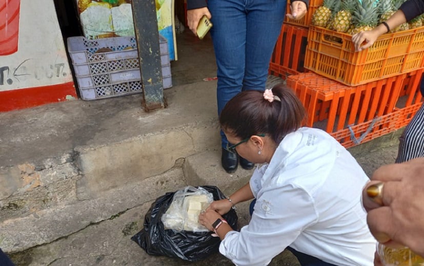 En los locales inspeccionados se encontraron problemas de acumulación de basura. Foto. Eric Montenegro.