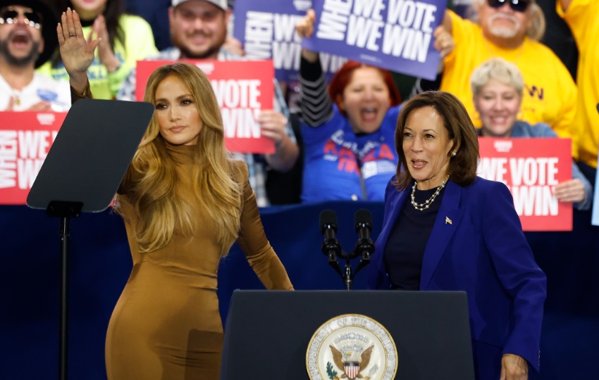 Kamala Harris y la actriz y cantante Jennifer López. Foto: EFE / EPA / Bizuayehu Tesfaye