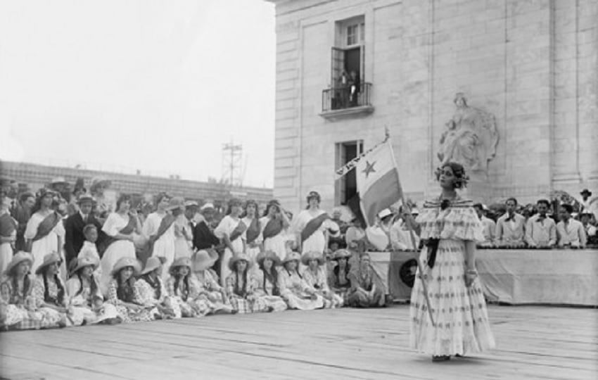 En los primeros años del siglo XX, los actos protocolares se realizaban en el Teatro Nacional. Foto: Panamá Vieja Escuela