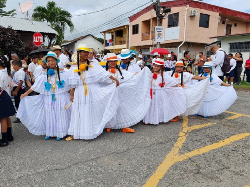 Empolleradas engalanaron los actos en el distrito de San Carlos. Foto: Eric A. Montenegro