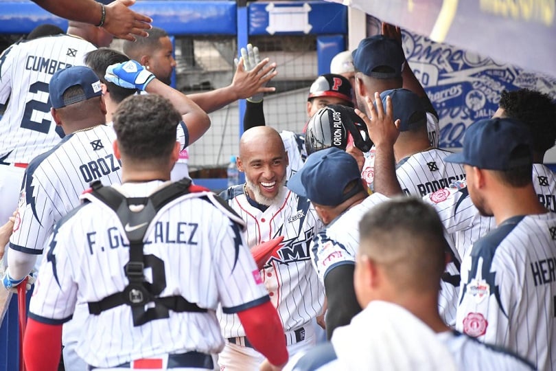 Edgar Muñoz pegó un jonrón contra Puerto Rico. Foto: Fedebeis