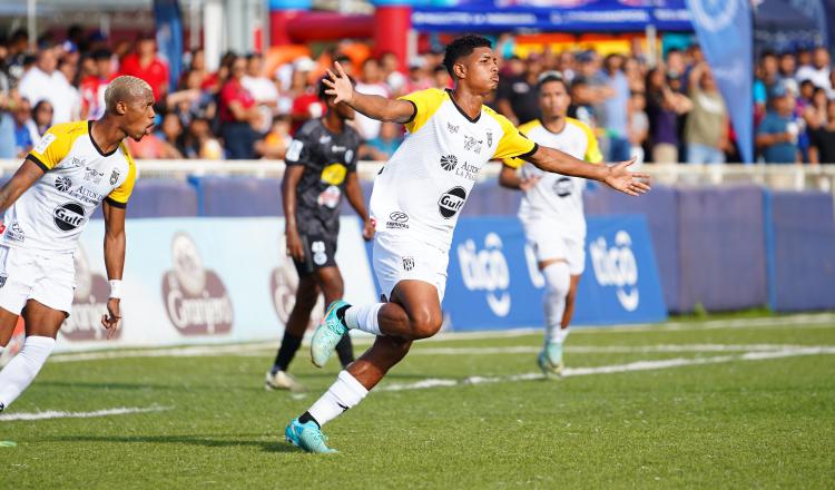 Davis Contreras festeja su gol contra Veraguas en la semifinal de la LPF. Foto: LPF