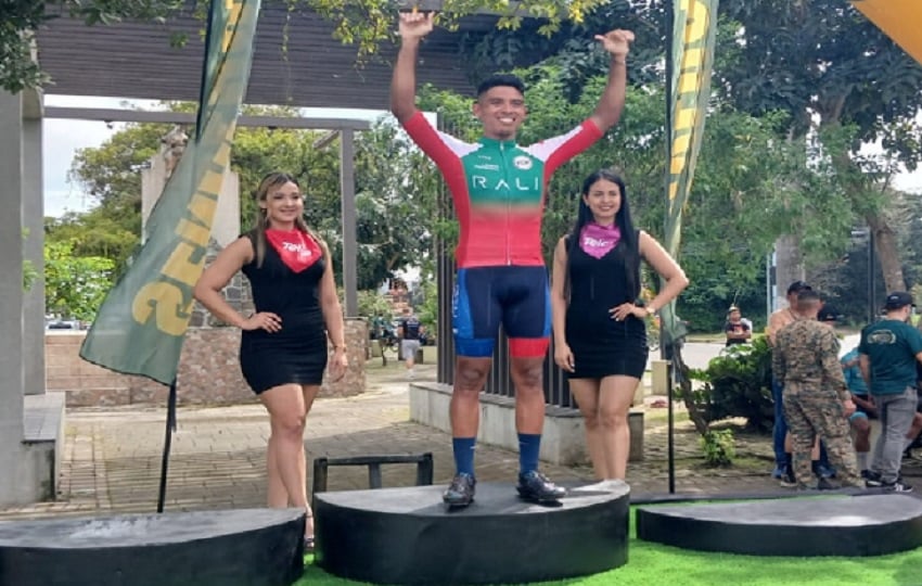 David Díaz, ganó la primera etapa y es líder del giro chricano. Foto: Jaime Chávez