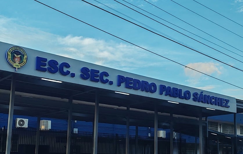 Las cámaras de videovigilancia internas del colegio captaron el ingreso del asaltante por el estacionamiento del colegio. Foto: Eric A. Montenegro.