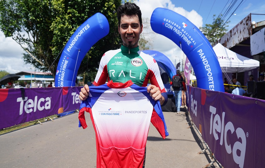 Bolívar Espinosa, líder de la Vuelta Ciclística Internacional a Chiriquí. Foto: Pandeportes