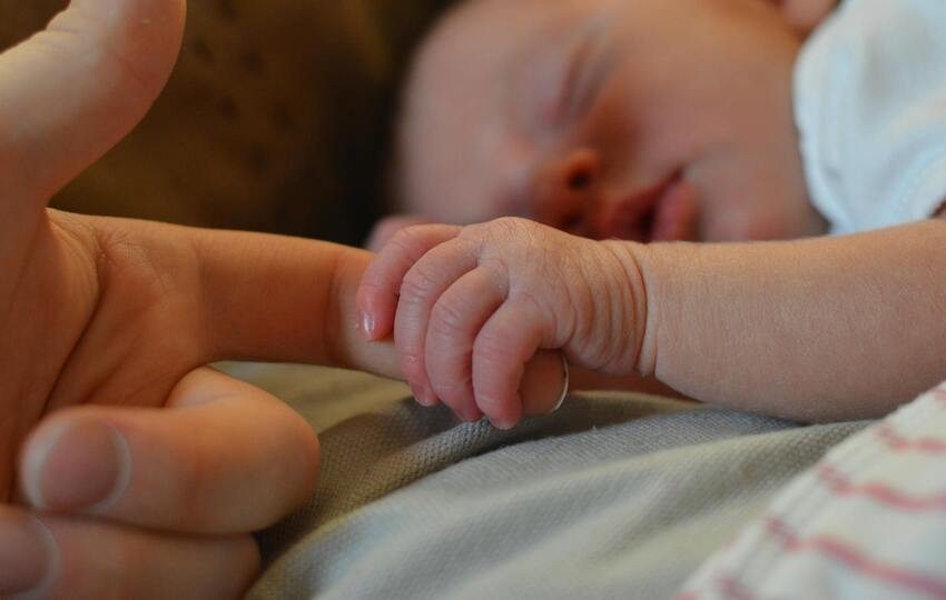 Los bebés de madres con carencia de hierro pueden enfrentar secuelas. Foto: Pexels 