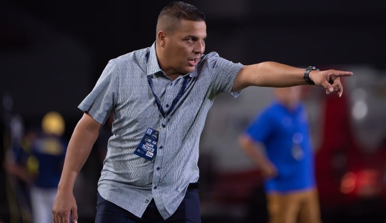 Franklin Narváez, técnico del CAI. Foto: EFE