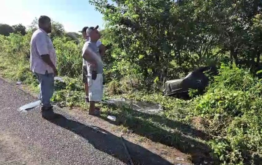 Tanto las víctimas como los heridos viajaban en un mismo auto, y algunos eran moradores del área de Botello, y otros de La Villa. Foto. Thays Domínguez