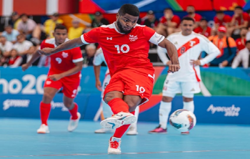 Alfonso Maquensi de Panamá antó un gol por la vía penal. Foto: COP