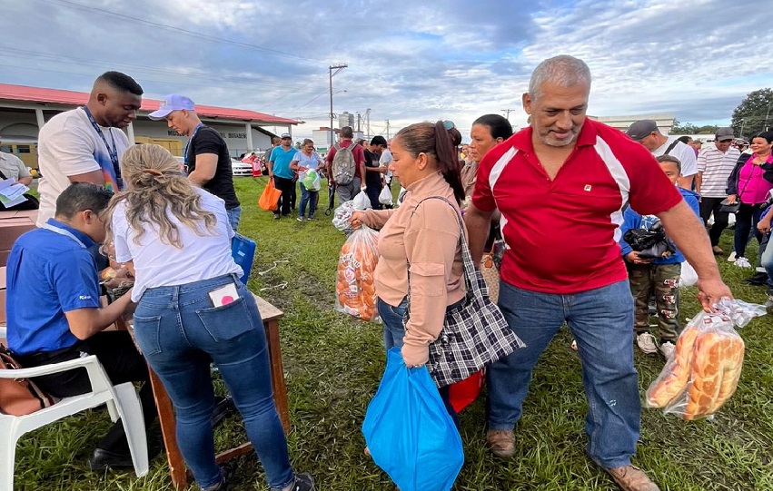 La venta del tan buscado jamón inició este martes en Chiriquí. Foto. IMA