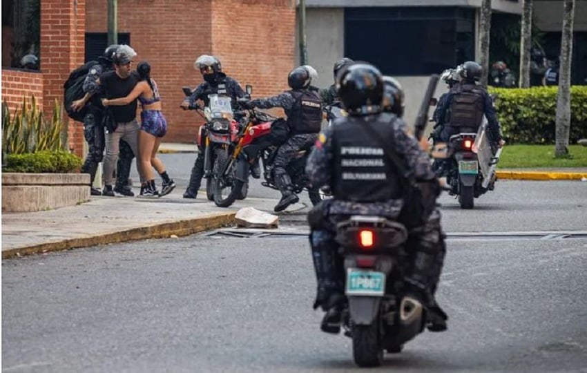 Detención de venezolanos durante protestas. Foto: EFE