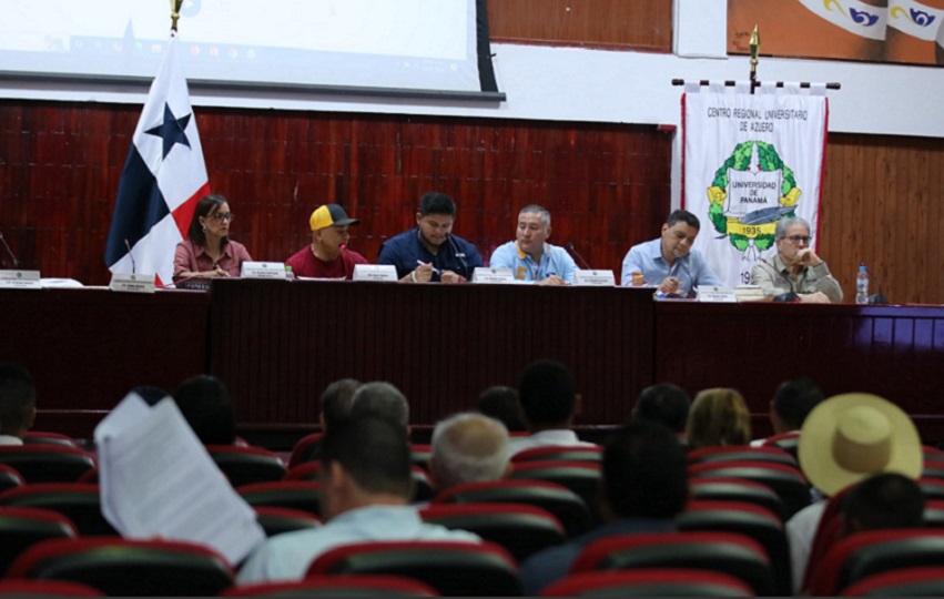 Este sábado 14 de diciembre se llevó a cabo la consulta ciudadana en el Centro Regional Universitario de Azuero (Chitré, Herrera). 